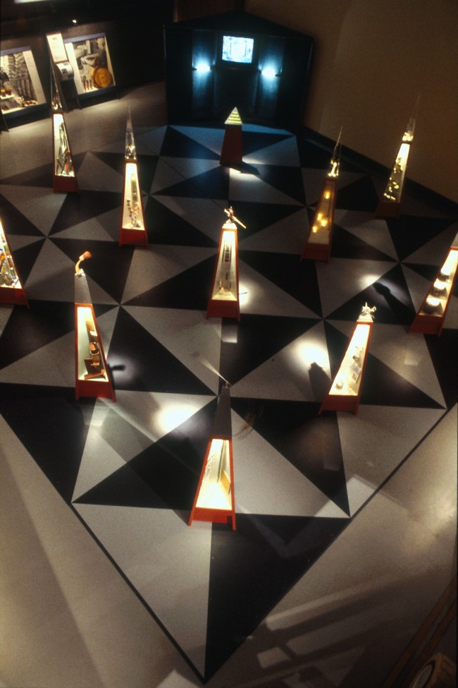 Riksutställningar, ljussättning "Kulor, krus och kaviar"